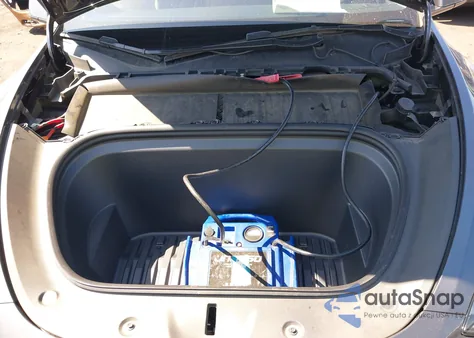 2022 Tesla Model Y Performance Dual Motor All-Wheel Drive z USA, uszkodzony, nr VIN 7SAYGDEF4NF492157